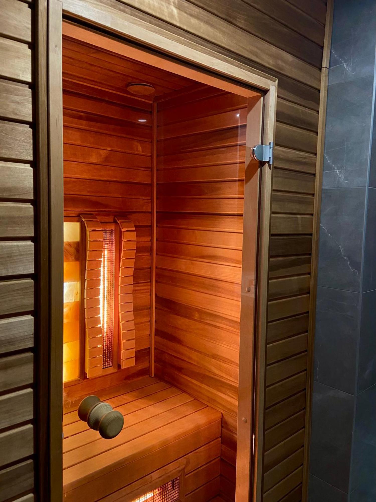 Artis Boutique Hotel Сомбатхей Экстерьер фото