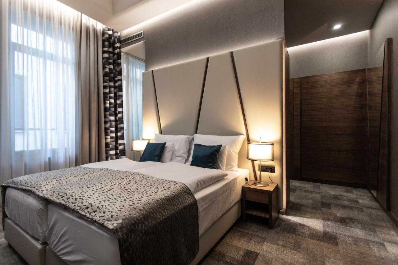 Artis Boutique Hotel Сомбатхей Экстерьер фото