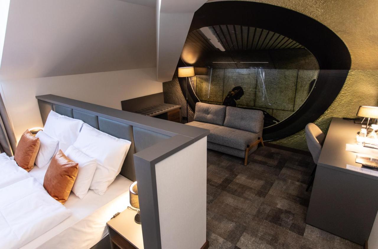 Artis Boutique Hotel Сомбатхей Экстерьер фото