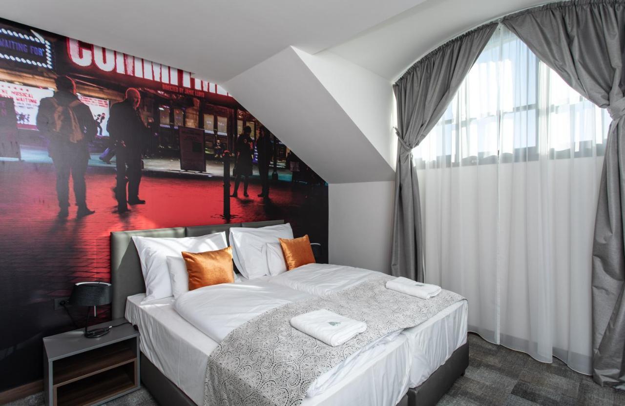 Artis Boutique Hotel Сомбатхей Экстерьер фото