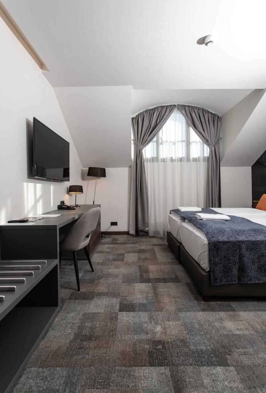 Artis Boutique Hotel Сомбатхей Экстерьер фото