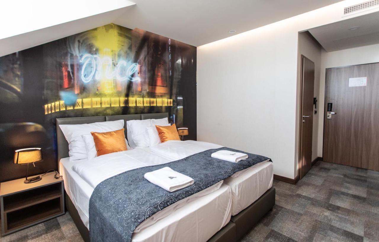Artis Boutique Hotel Сомбатхей Экстерьер фото