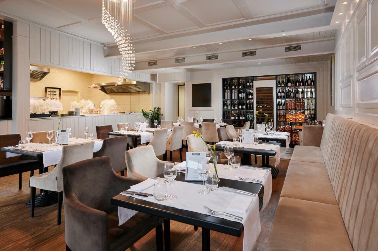 Artis Boutique Hotel Сомбатхей Экстерьер фото