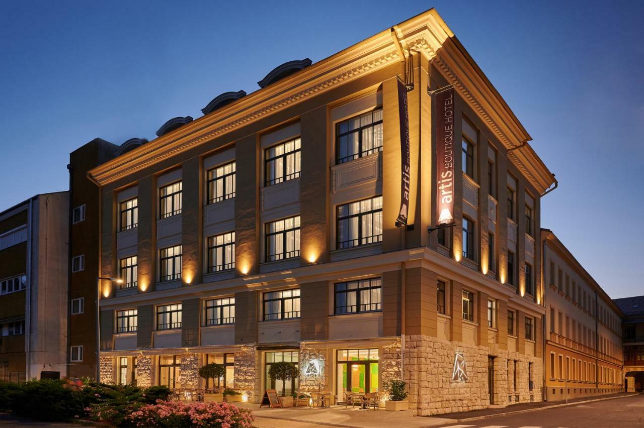 Artis Boutique Hotel Сомбатхей Экстерьер фото