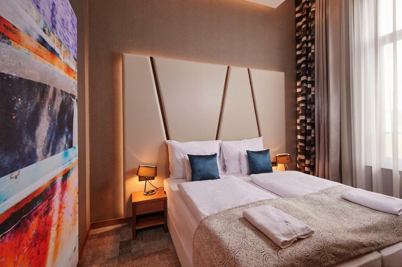 Artis Boutique Hotel Сомбатхей Экстерьер фото