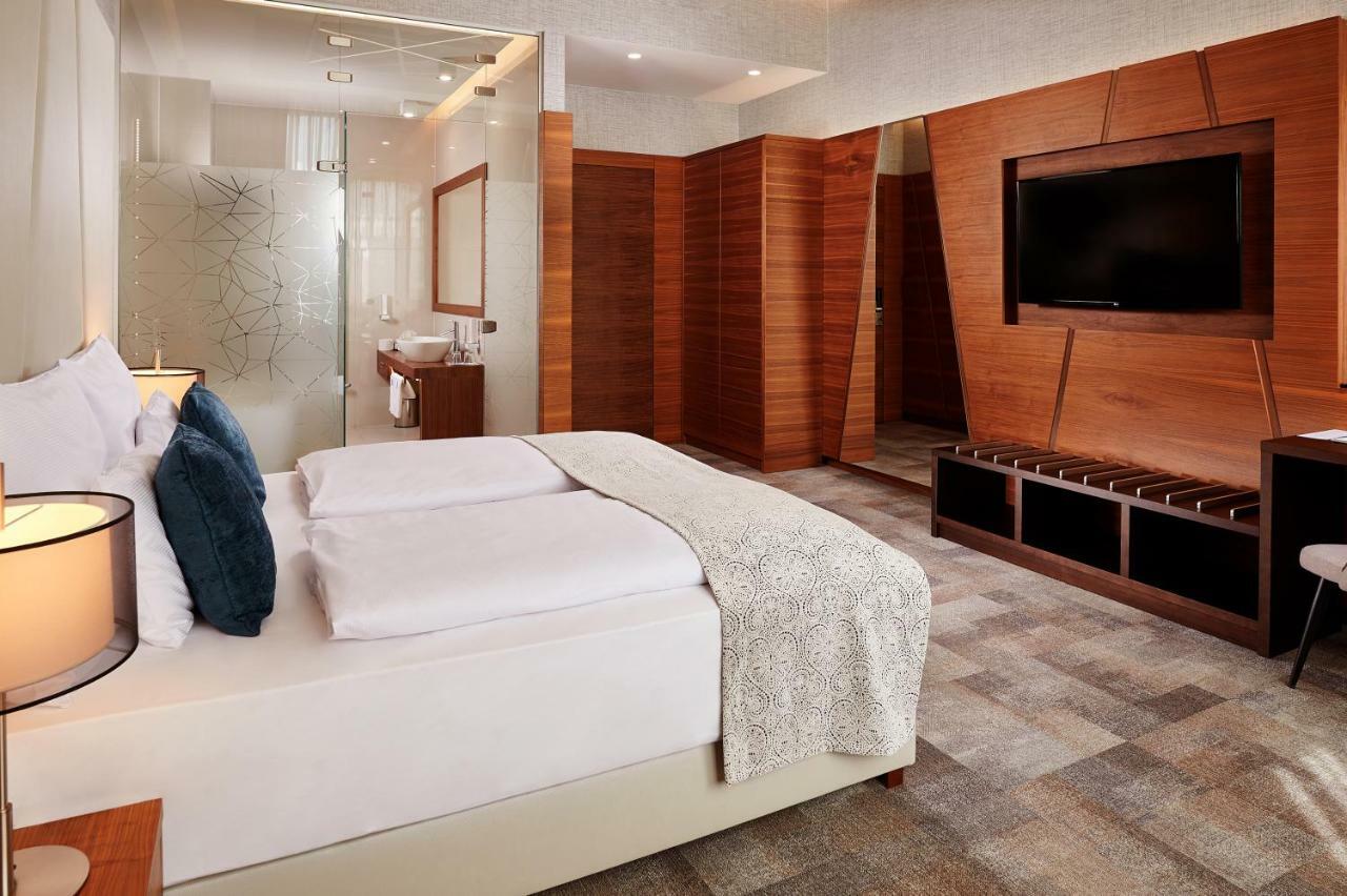 Artis Boutique Hotel Сомбатхей Экстерьер фото